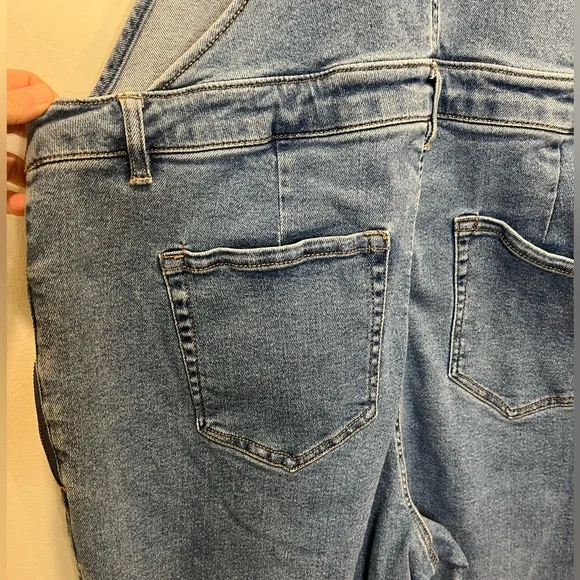 AVA & VIV Women’s Denim Jeans Stretch Bib Overalls Tapered Leg Plus Size 16W - Picture 12 of 15